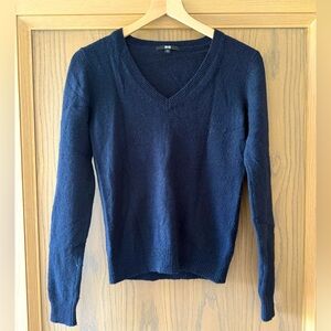 Uniqlo Dark Navy V Neck Wool Sweater